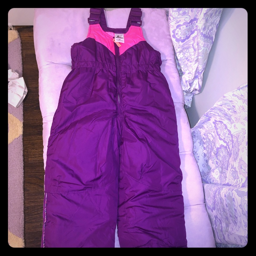 2T girls snow pants and mittens